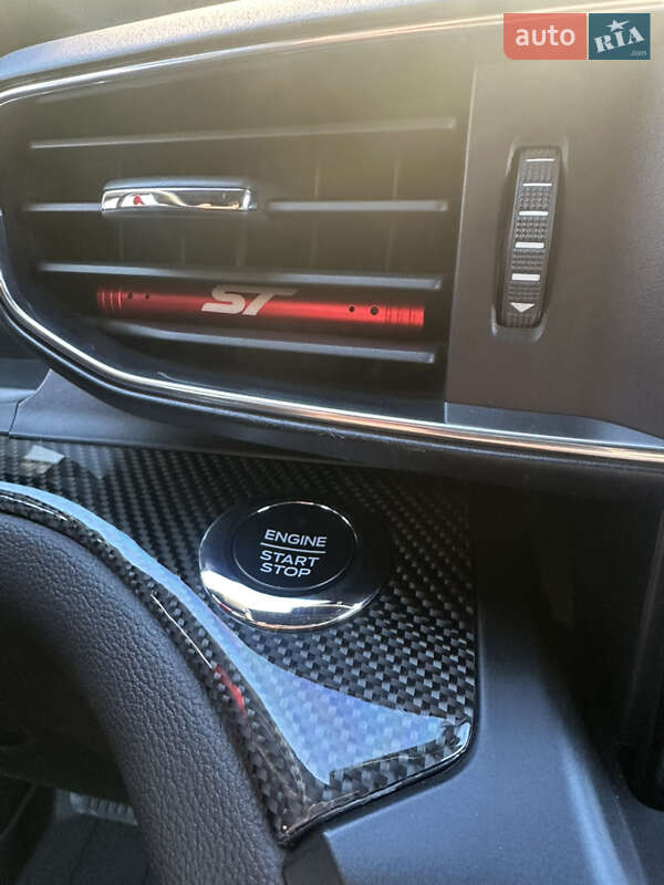 Внедорожник / Кроссовер Ford Explorer 2019 в Львове