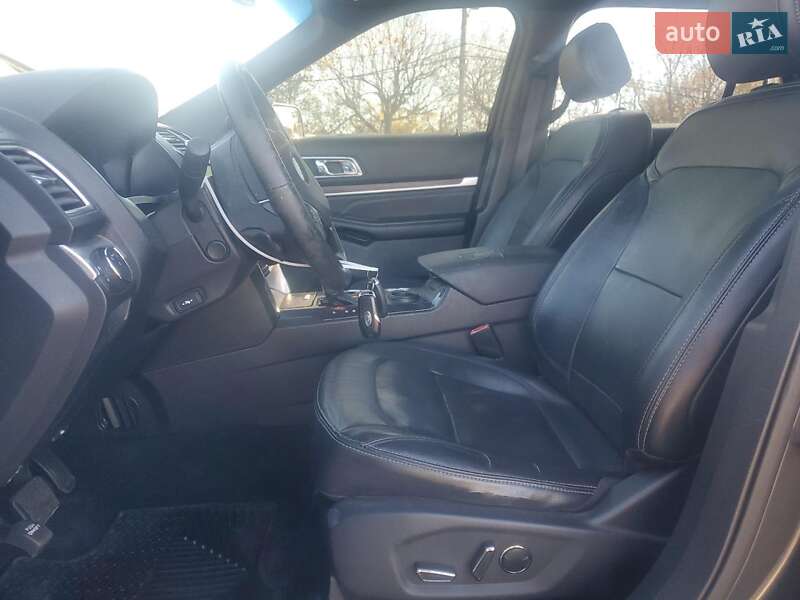 Внедорожник / Кроссовер Ford Explorer 2016 в Львове