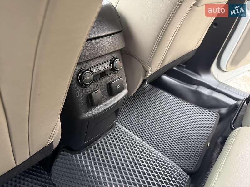 Позашляховик / Кросовер Ford Explorer 2016 в Києві фото 32 Позашляховик / Кросовер Ford Explorer 2016 в Києві