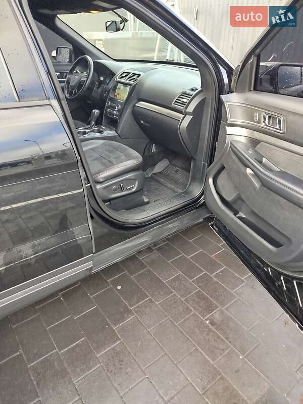 Позашляховик / Кросовер Ford Explorer 2018 в Шептицькому