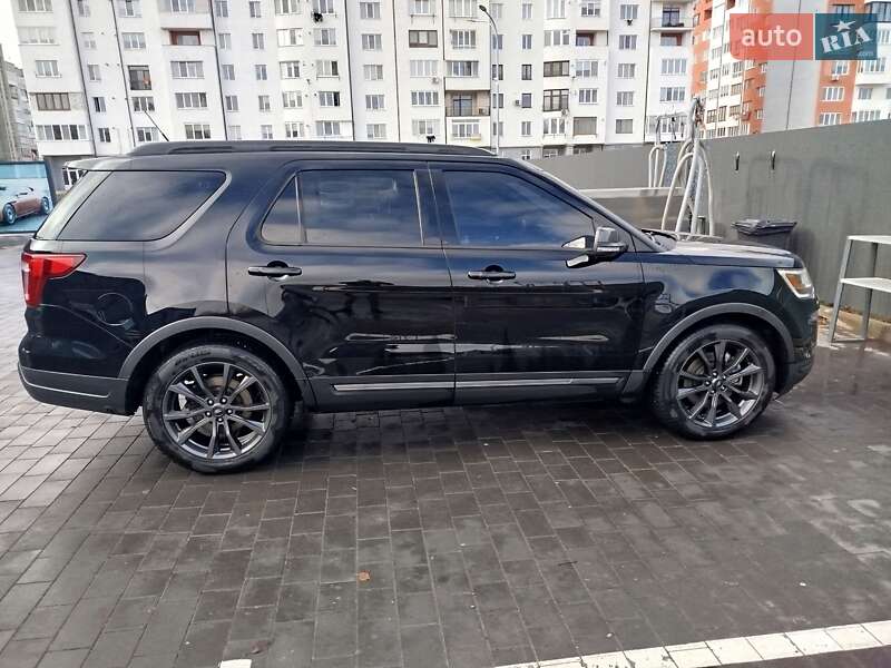Позашляховик / Кросовер Ford Explorer 2018 в Шептицькому