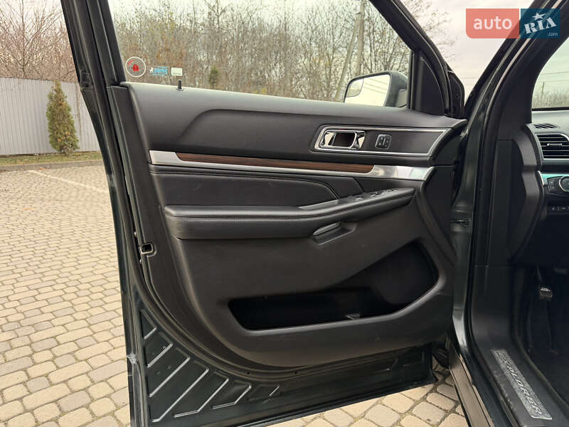 Внедорожник / Кроссовер Ford Explorer 2016 в Ивано-Франковске