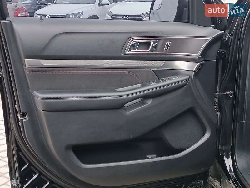 Позашляховик / Кросовер Ford Explorer 2018 в Львові