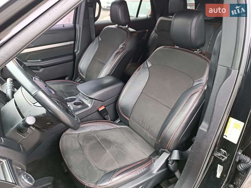 Позашляховик / Кросовер Ford Explorer 2018 в Львові