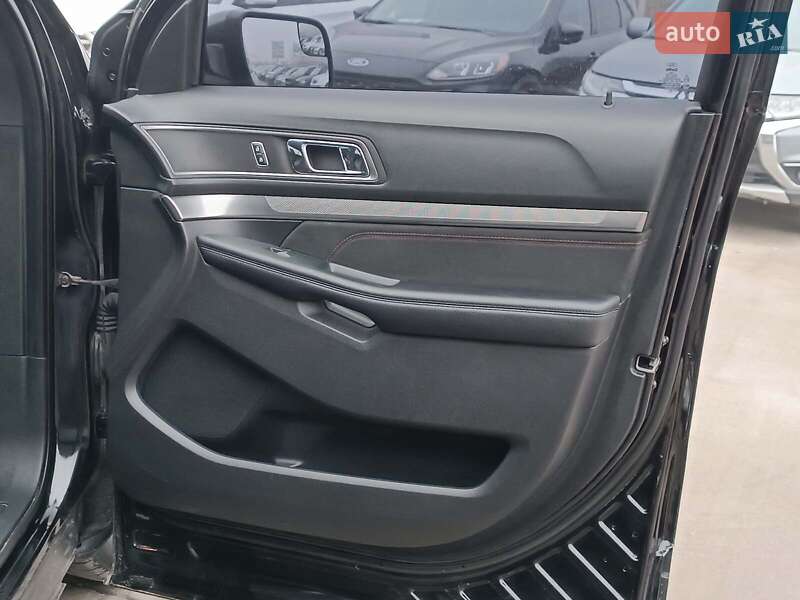 Позашляховик / Кросовер Ford Explorer 2018 в Львові