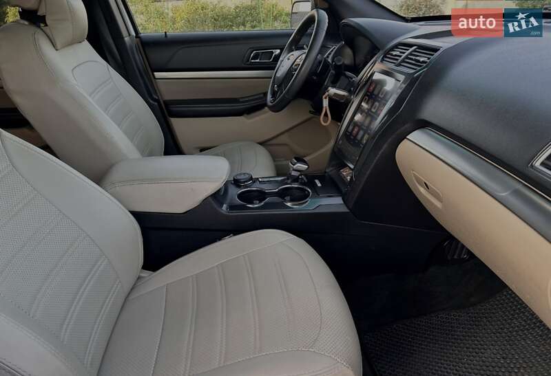 Позашляховик / Кросовер Ford Explorer 2016 в Броварах