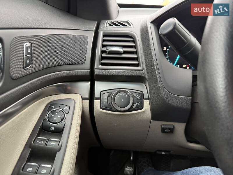 Позашляховик / Кросовер Ford Explorer 2015 в Києві