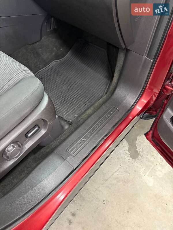 Позашляховик / Кросовер Ford Explorer 2014 в Ланівці