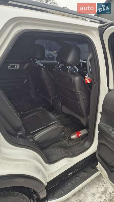 Позашляховик / Кросовер Ford Explorer 2013 в Первомайську