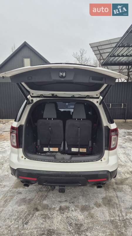 Позашляховик / Кросовер Ford Explorer 2013 в Первомайську