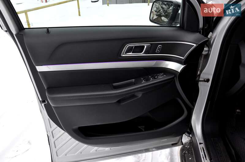 Внедорожник / Кроссовер Ford Explorer 2016 в Львове