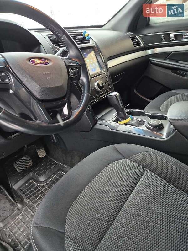 Внедорожник / Кроссовер Ford Explorer 2017 в Ивано-Франковске