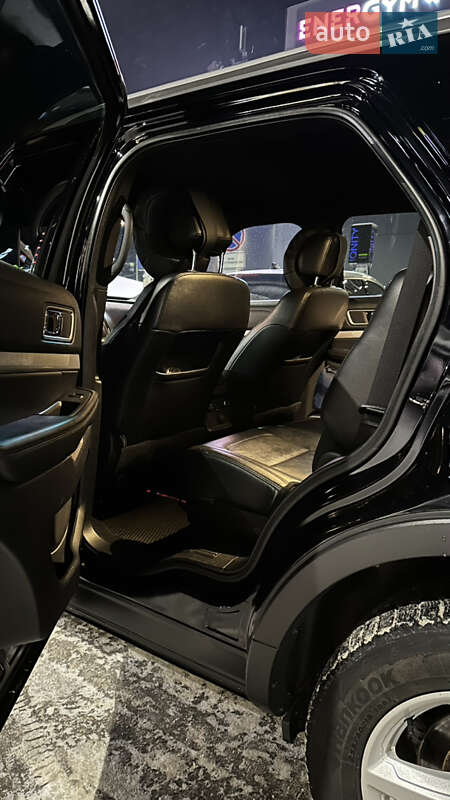 Внедорожник / Кроссовер Ford Explorer 2016 в Буче