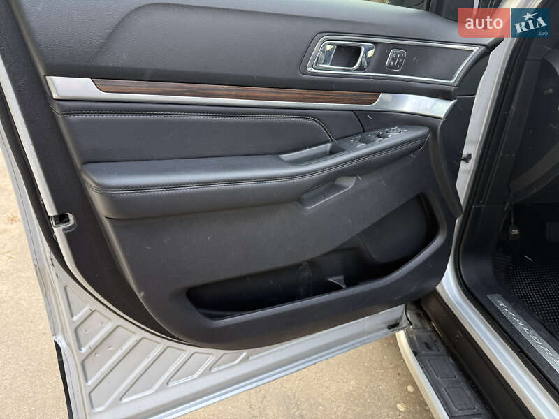 Позашляховик / Кросовер Ford Explorer 2019 в Миколаєві