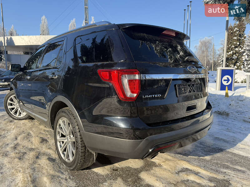 Позашляховик / Кросовер Ford Explorer 2017 в Рівному
