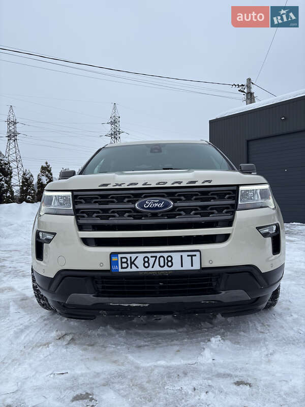 Позашляховик / Кросовер Ford Explorer 2017 в Львові