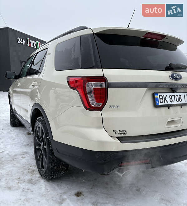 Позашляховик / Кросовер Ford Explorer 2017 в Львові