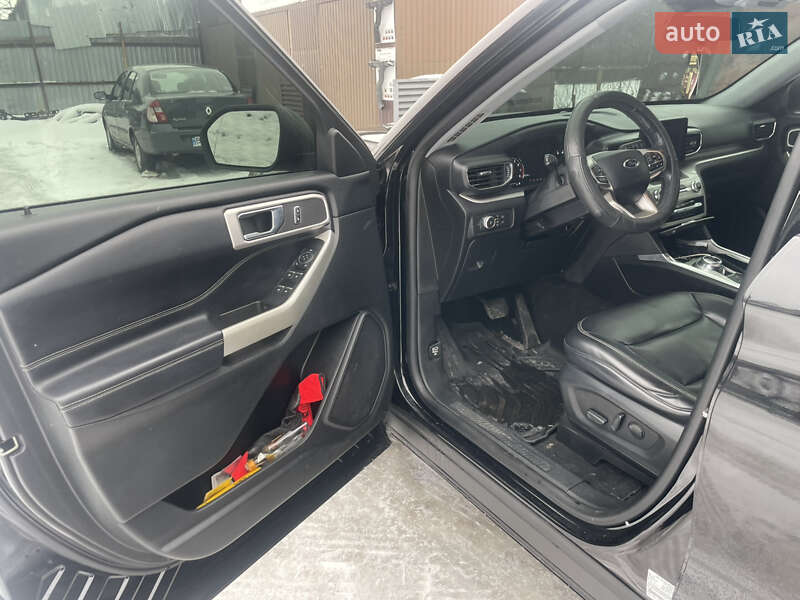 Позашляховик / Кросовер Ford Explorer 2021 в Вишневому фото 8 Позашляховик / Кросовер Ford Explorer 2021 в Вишневому