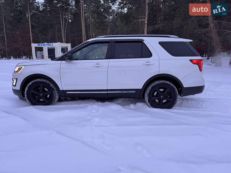 Позашляховик / Кросовер Ford Explorer 2016 в Києві