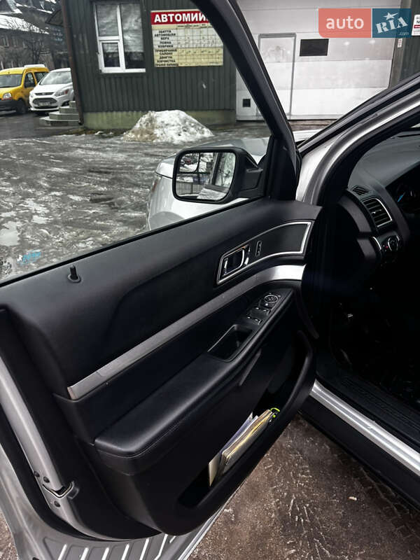 Внедорожник / Кроссовер Ford Explorer 2016 в Ивано-Франковске