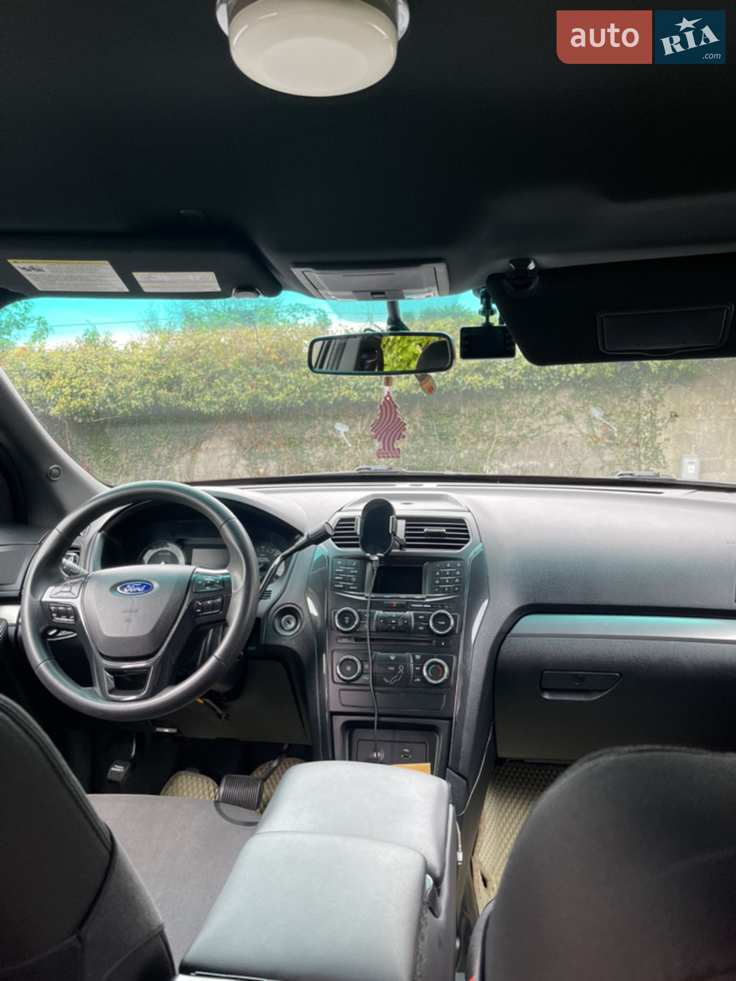Ford Explorer 2016 VIN 1FM5K8AR5GGC61259 фото оголошення 10 з 13