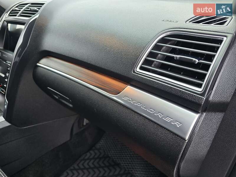 Позашляховик / Кросовер Ford Explorer 2016 в Хмельницькому