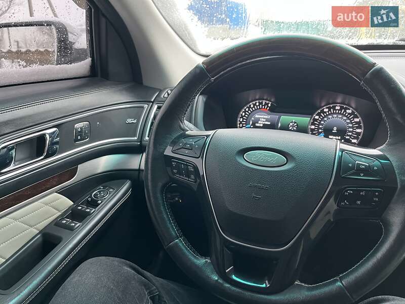 Внедорожник / Кроссовер Ford Explorer 2016 в Обуховке