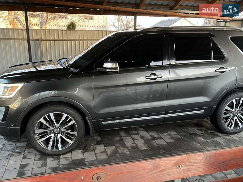 Внедорожник / Кроссовер Ford Explorer 2016 в Обуховке