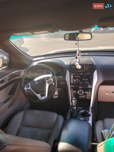 Внедорожник / Кроссовер Ford Explorer 2013 в Ивано-Франковске