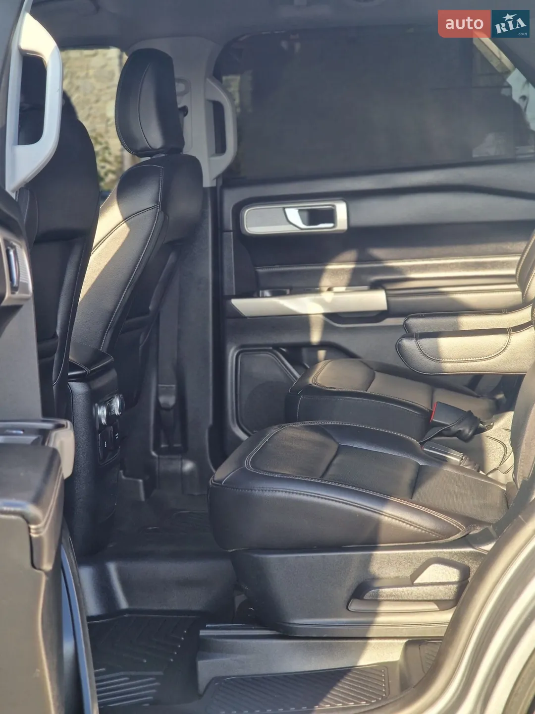 2021 Ford Explorer - мініатюра 10