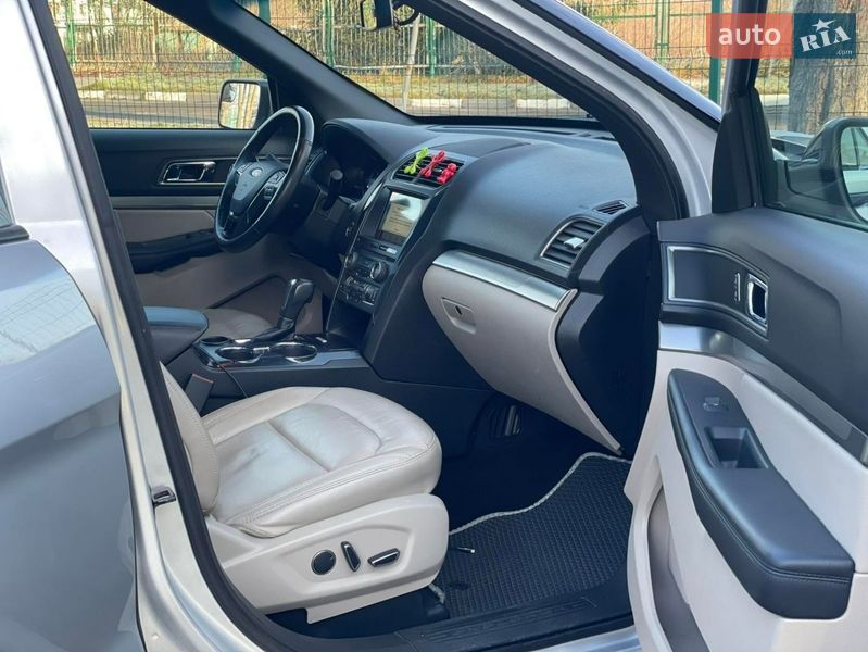 Внедорожник / Кроссовер Ford Explorer 2018 в Тернополе