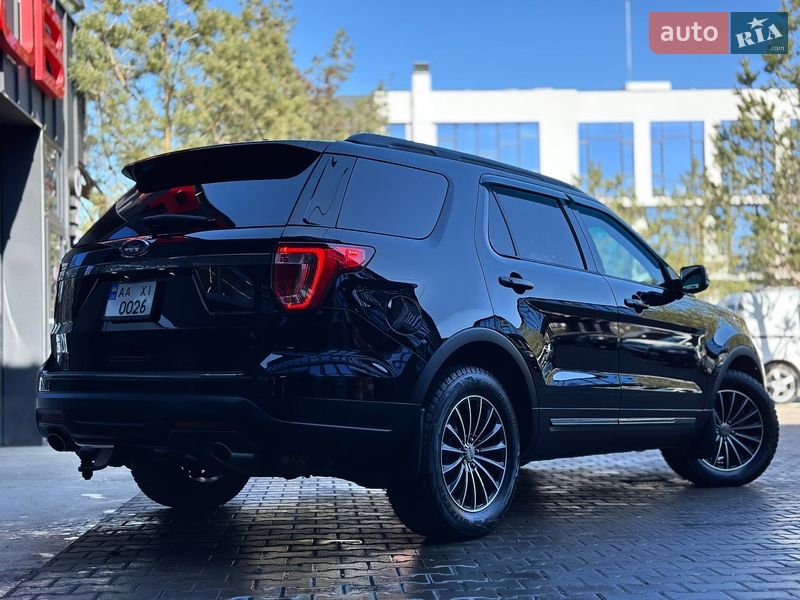 Позашляховик / Кросовер Ford Explorer 2018 в Рівному