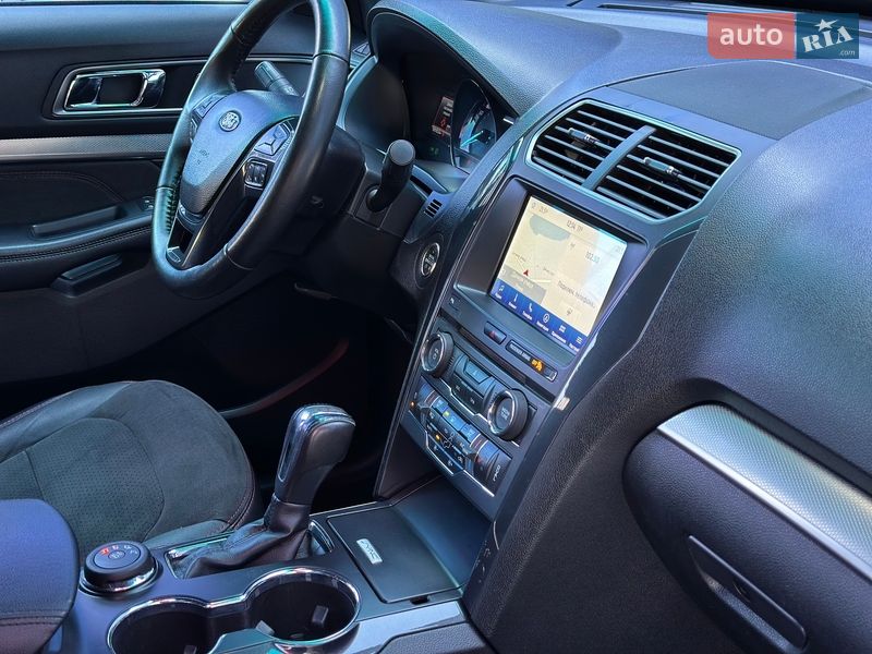 Позашляховик / Кросовер Ford Explorer 2018 в Рівному