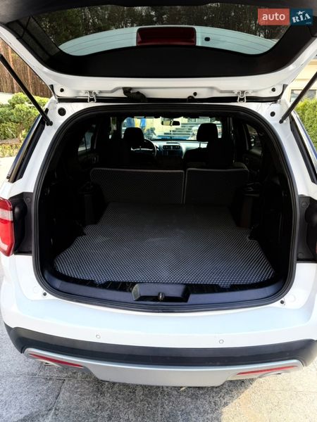 Позашляховик / Кросовер Ford Explorer 2017 в Львові