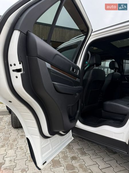 Внедорожник / Кроссовер Ford Explorer 2016 в Черновцах
