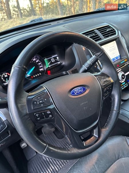 Позашляховик / Кросовер Ford Explorer 2018 в Кременці