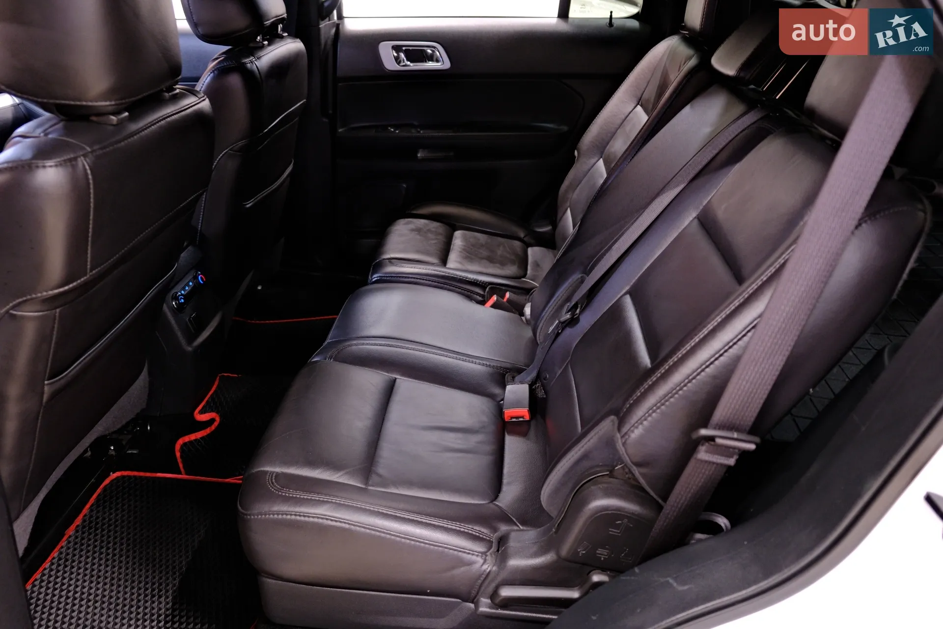 2017 Ford Explorer - мініатюра 28