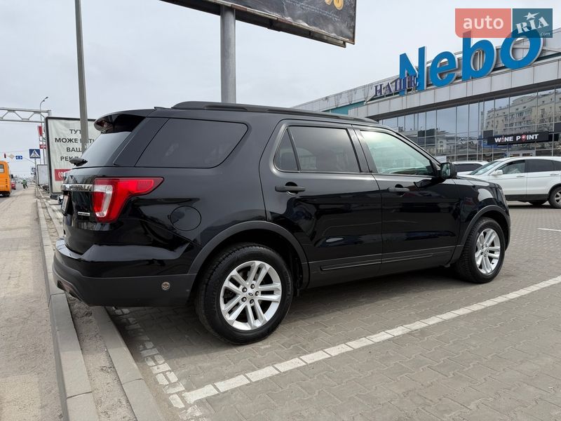Внедорожник / Кроссовер Ford Explorer 2015 в Вишневом