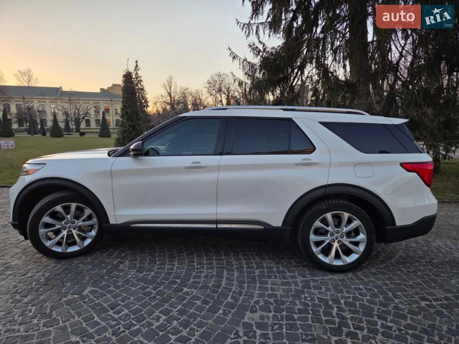 2022 Ford Explorer - мініатюра 5