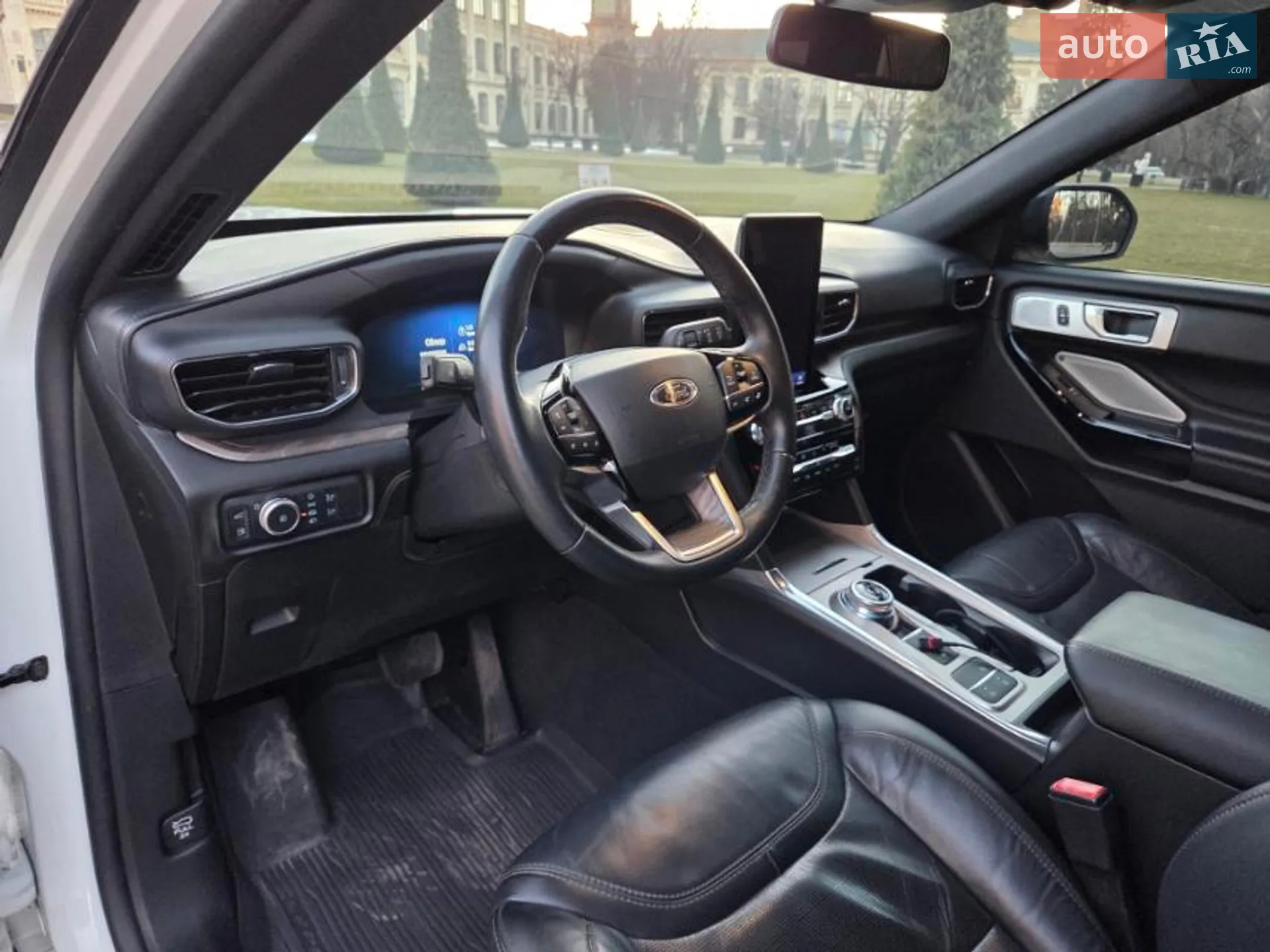 2022 Ford Explorer - мініатюра 12