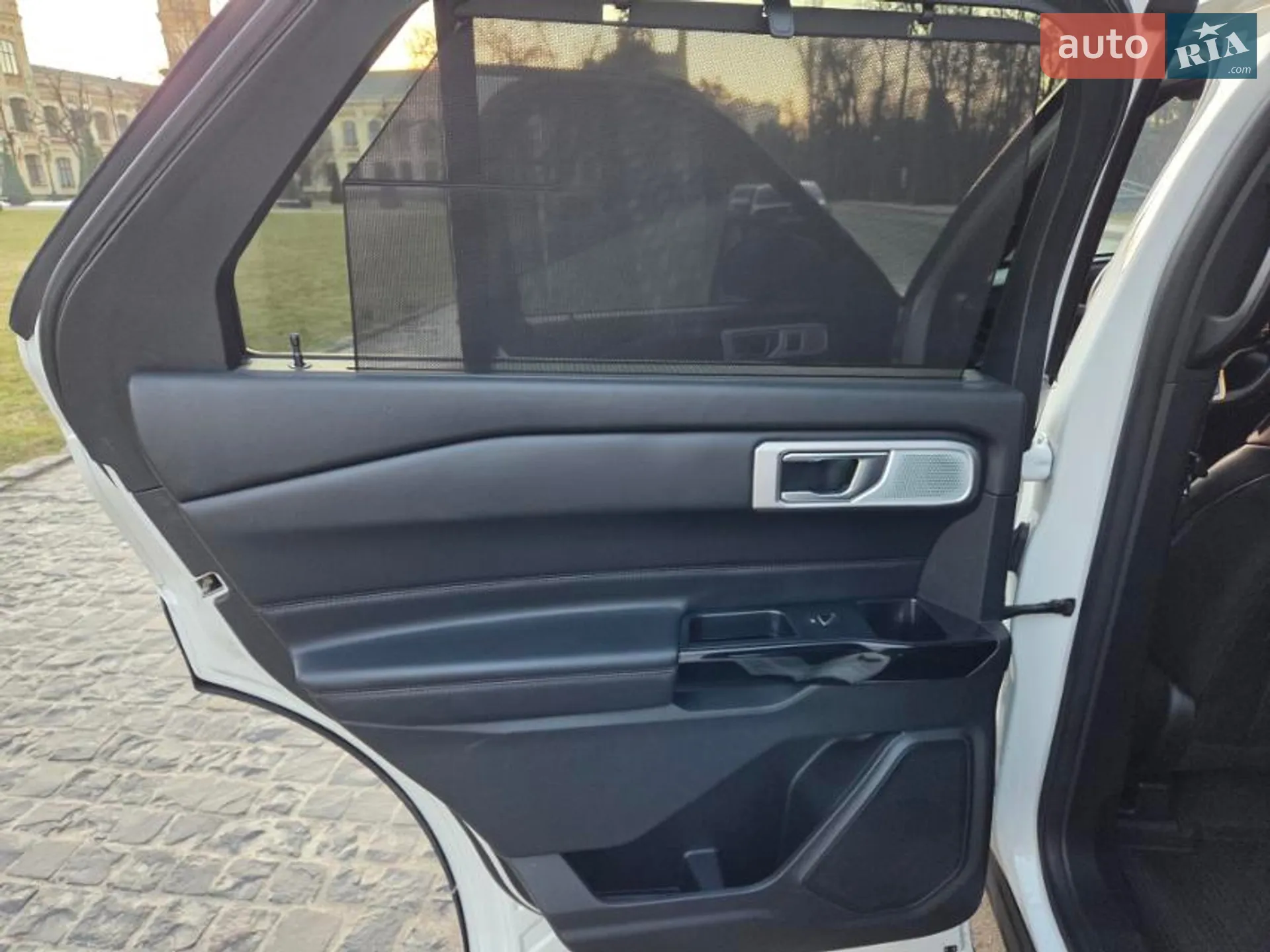 2022 Ford Explorer - мініатюра 26