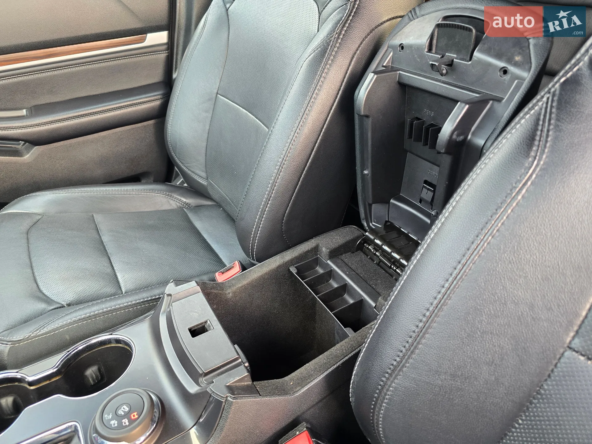 2016 Ford Explorer - мініатюра 46