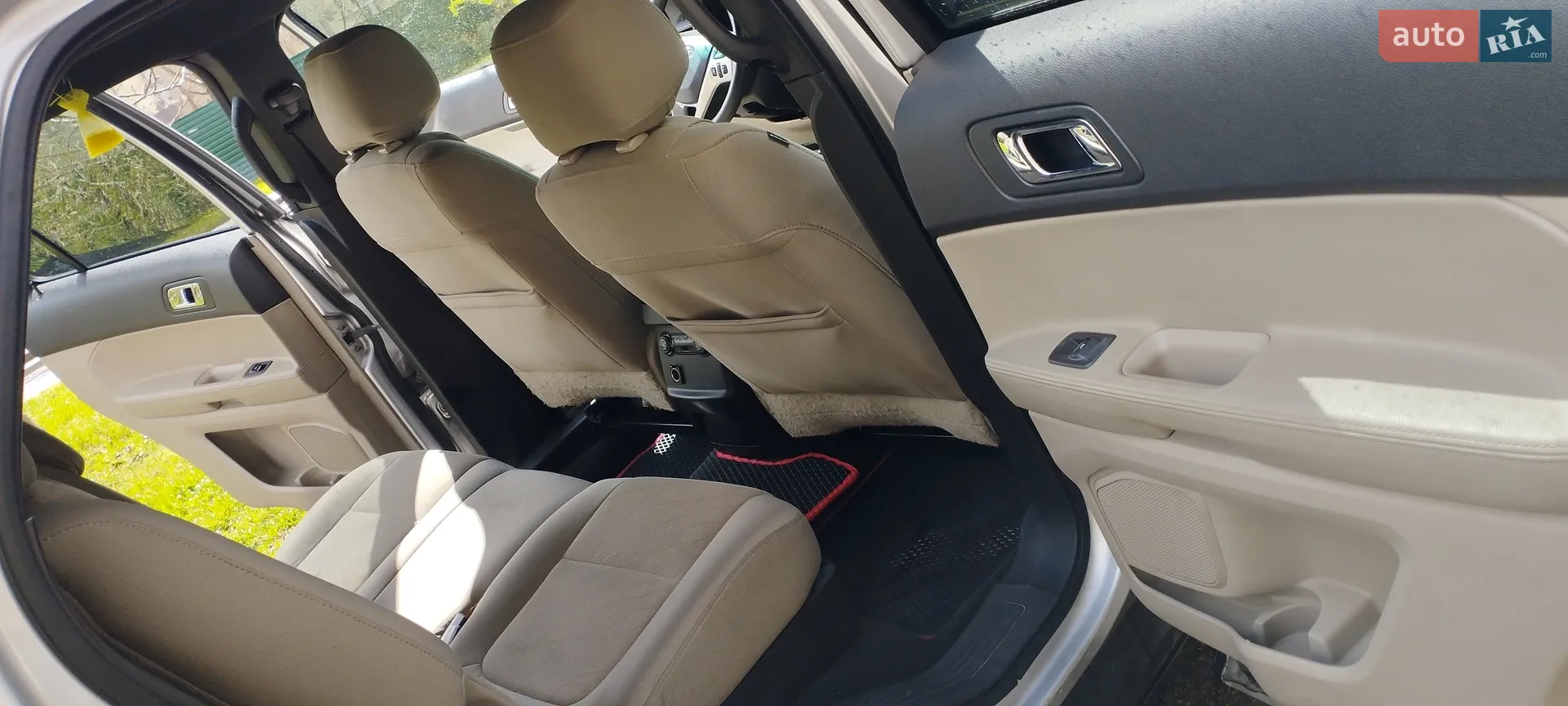 2013 Ford Explorer - мініатюра 9