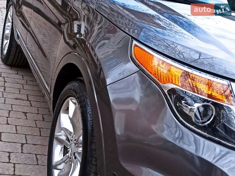 Позашляховик / Кросовер Ford Explorer 2011 в Чернівцях