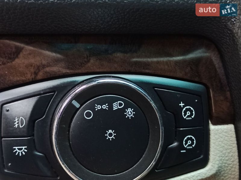 Позашляховик / Кросовер Ford Explorer 2011 в Чернівцях