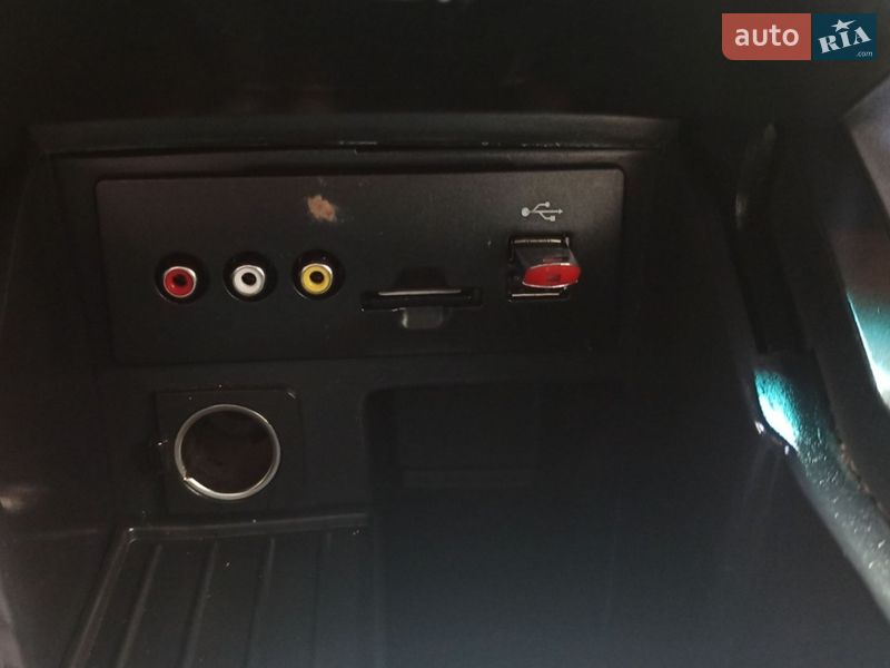 Позашляховик / Кросовер Ford Explorer 2011 в Чернівцях