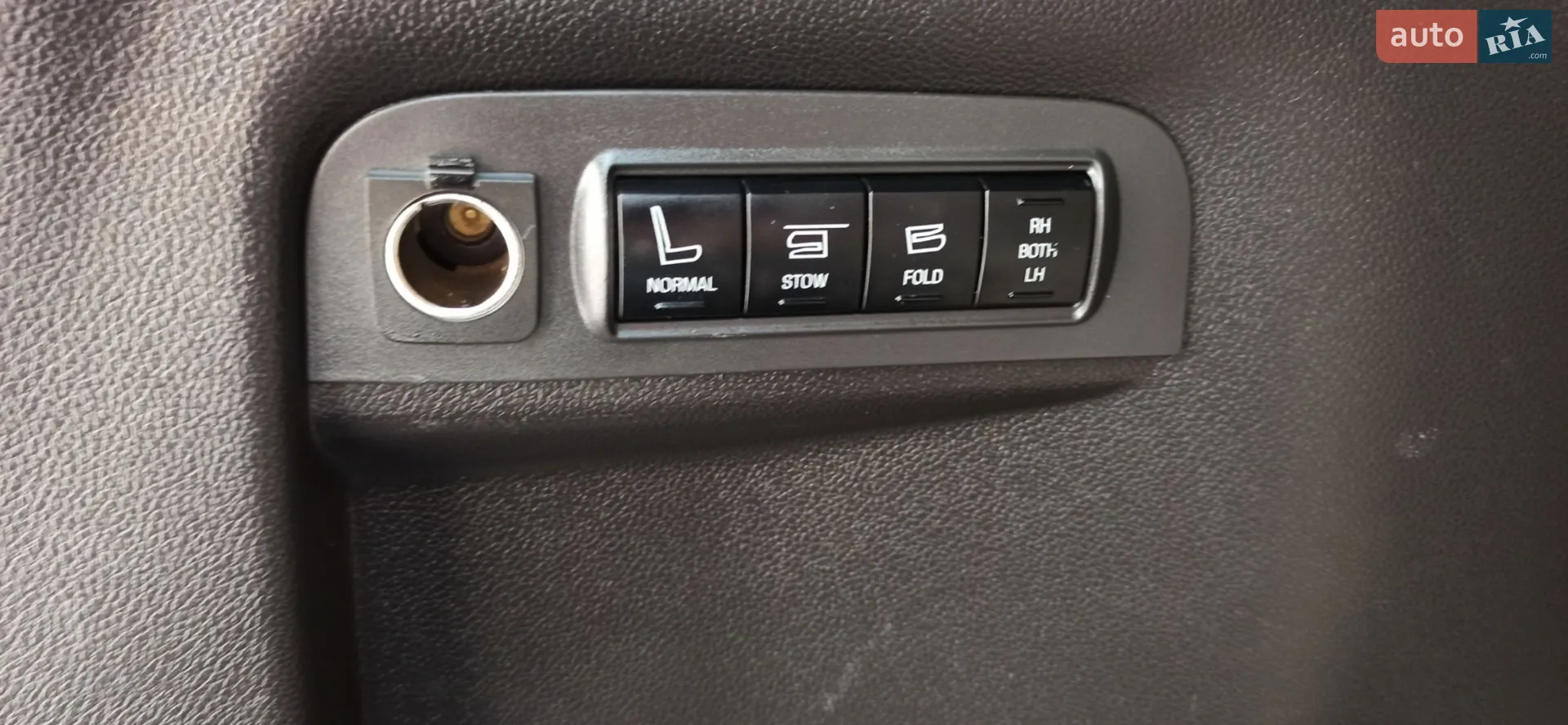 2011 Ford Explorer - мініатюра 152
