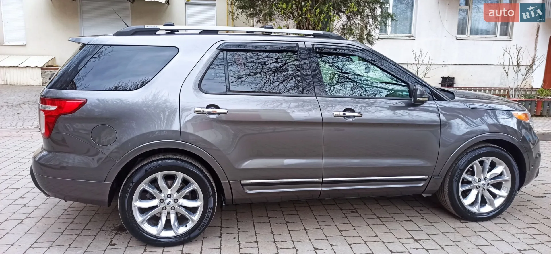2011 Ford Explorer - мініатюра 26