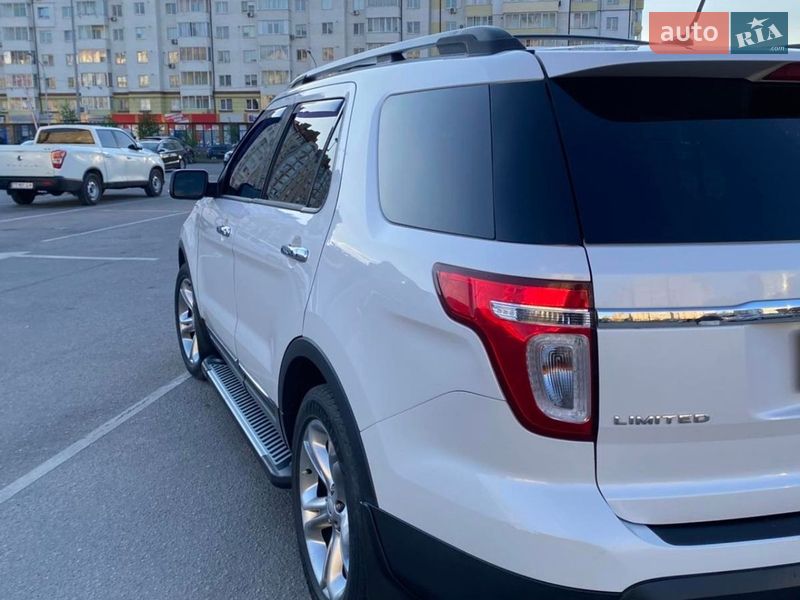 Внедорожник / Кроссовер Ford Explorer 2013 в Ивано-Франковске