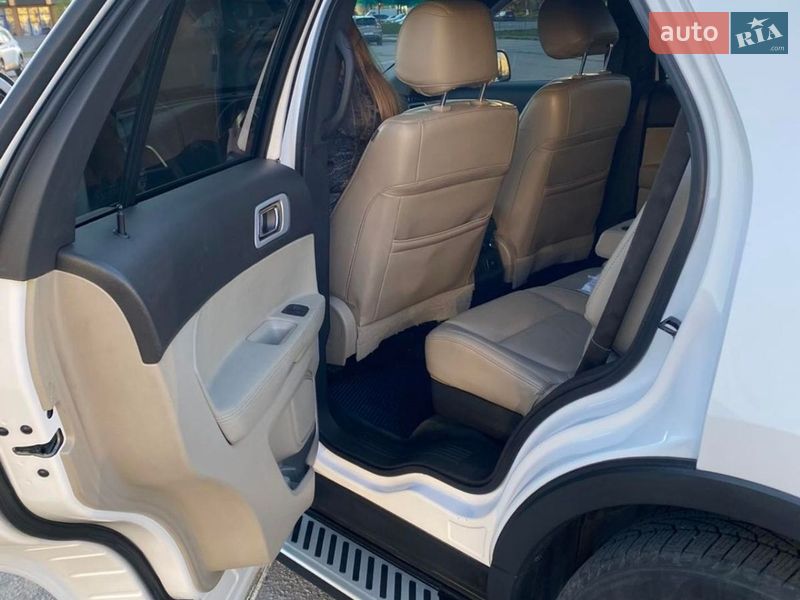 Внедорожник / Кроссовер Ford Explorer 2013 в Ивано-Франковске